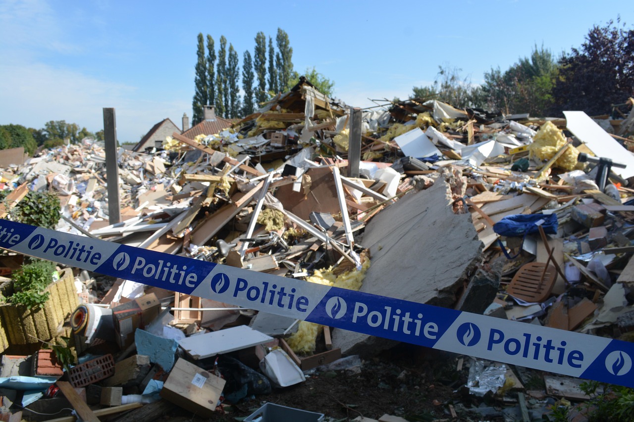 Explosie Osdorp verdachten: twee mannen blijven langer vast