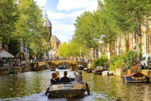 Blue Boat schadevergoeding vergunningenbeleid